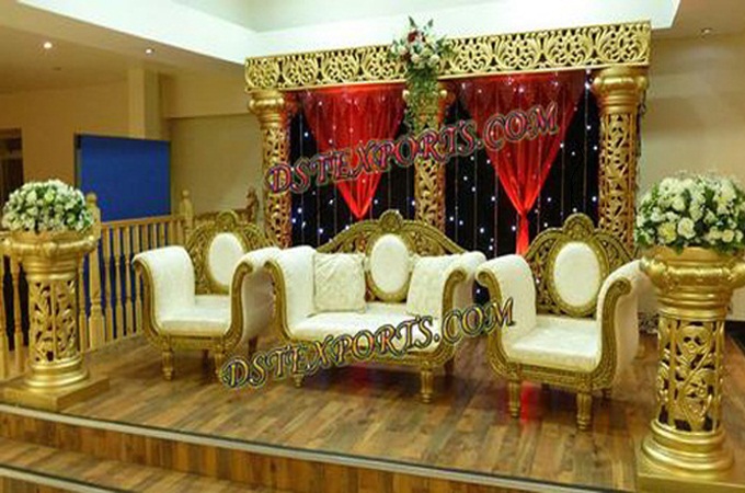 Latest  Wedding Golden Fiber Pillars Stage Set