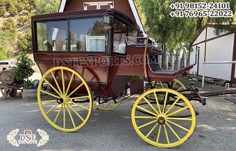 Stylish Glass Coach Horse Drawn Carriage